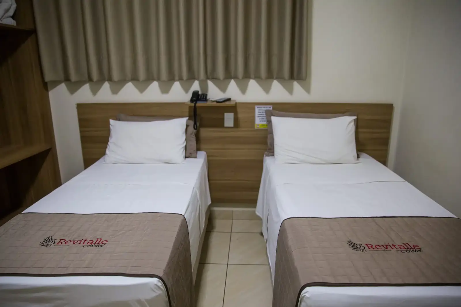 Apartamento Twin do Hotel Revitalle, com duas camas de solteiro